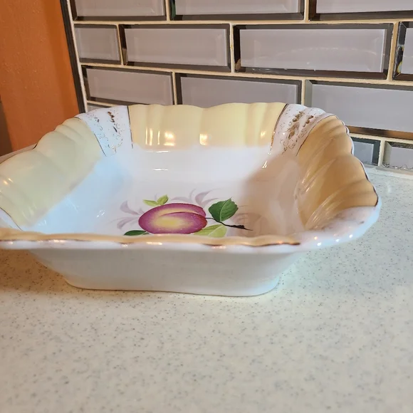 Salad bowl for sale 8.5 inches - Picture 7 of 16